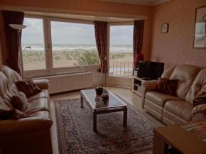 Horizon 0501 located on the sea wall